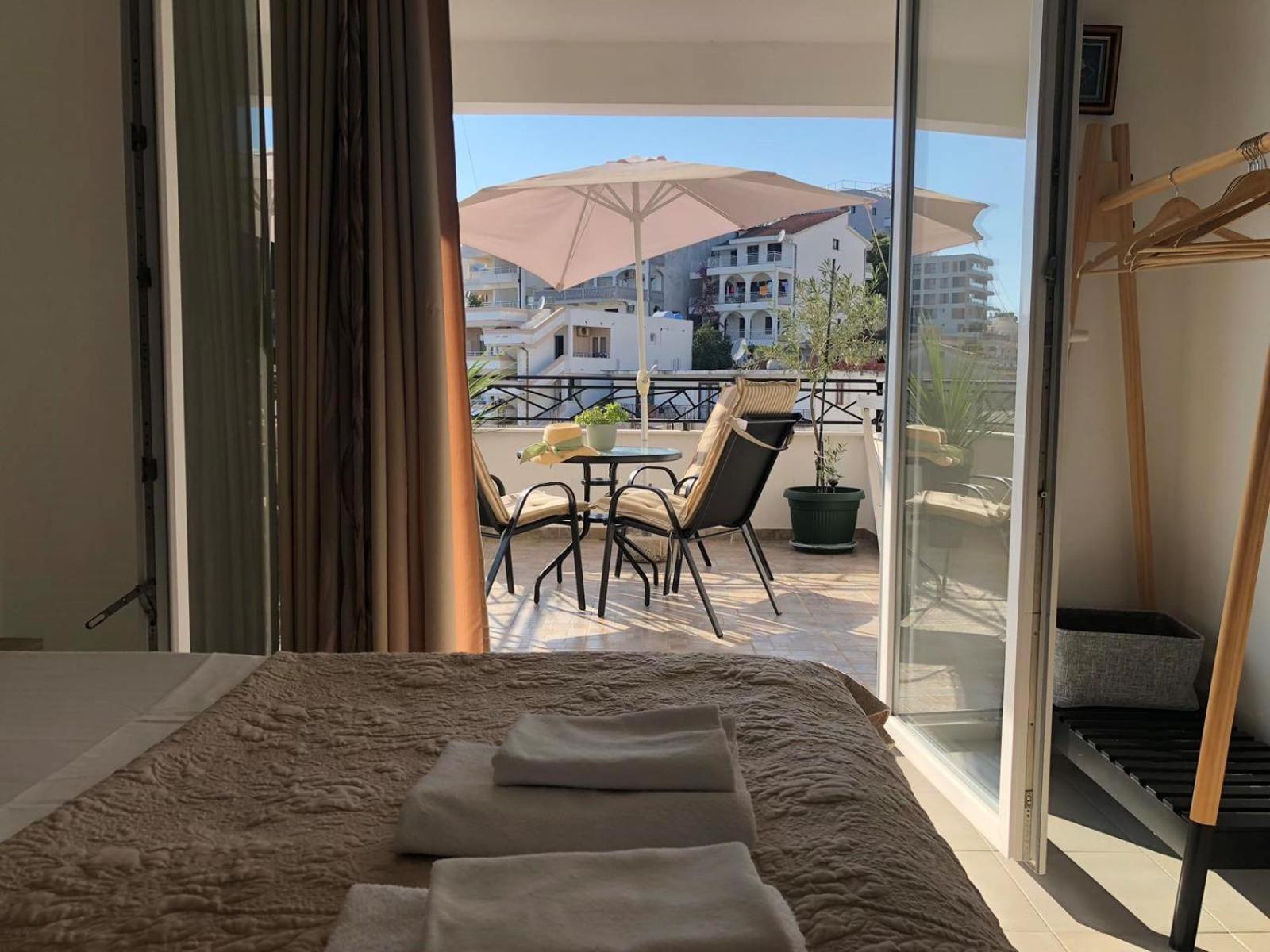 Apartments Lungo Mare 울친 외부 사진