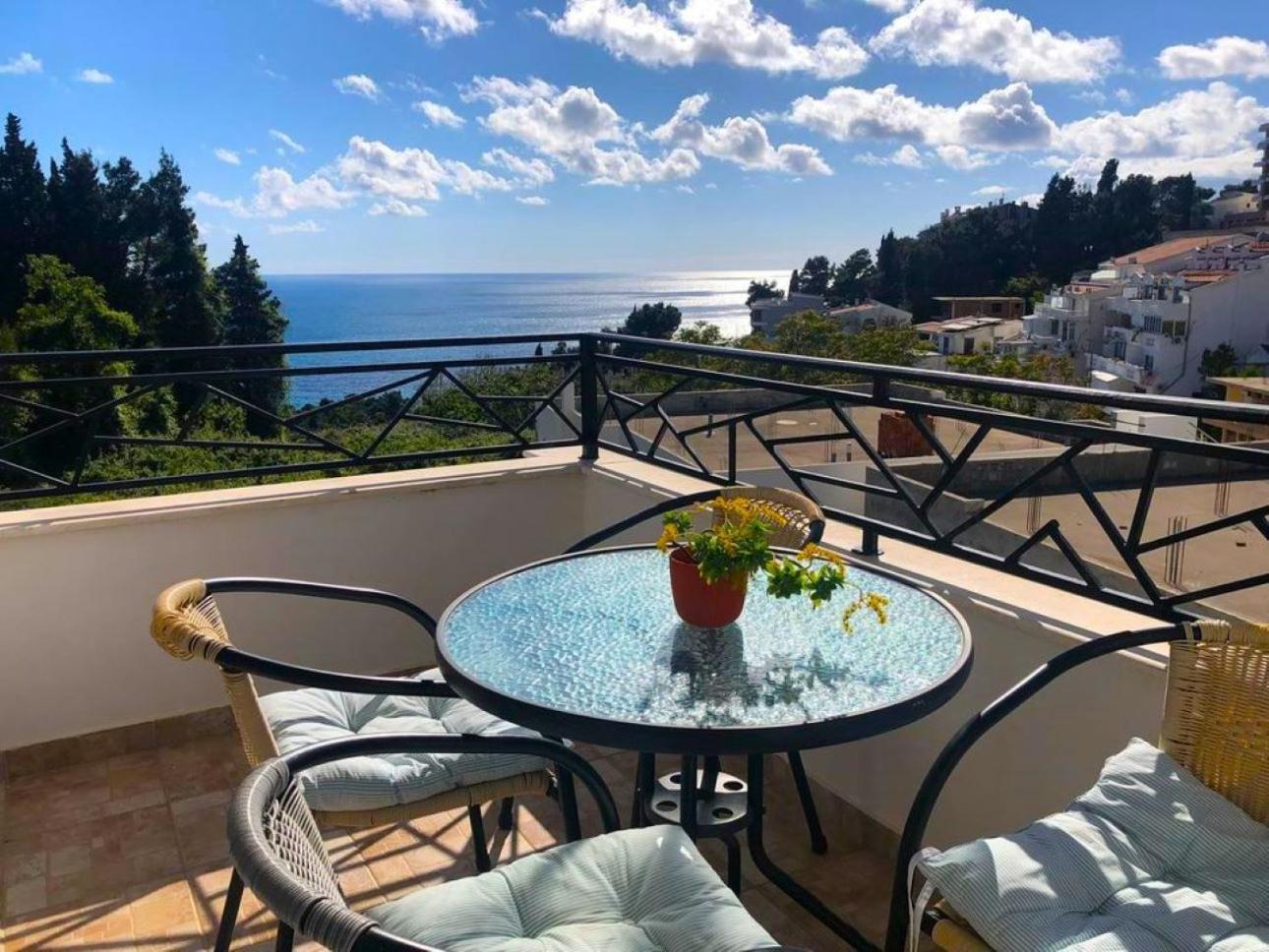Apartments Lungo Mare 울친 외부 사진
