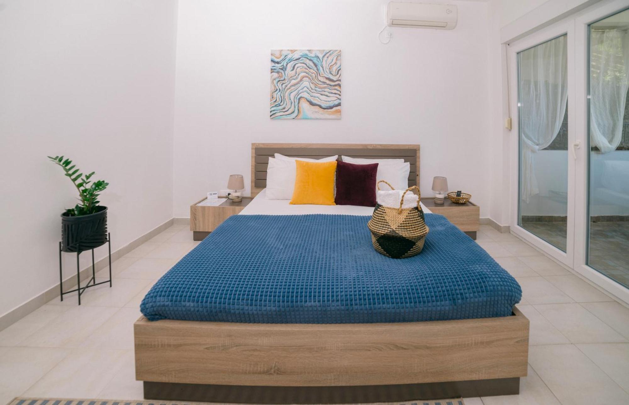 Apartments Lungo Mare 울친 외부 사진