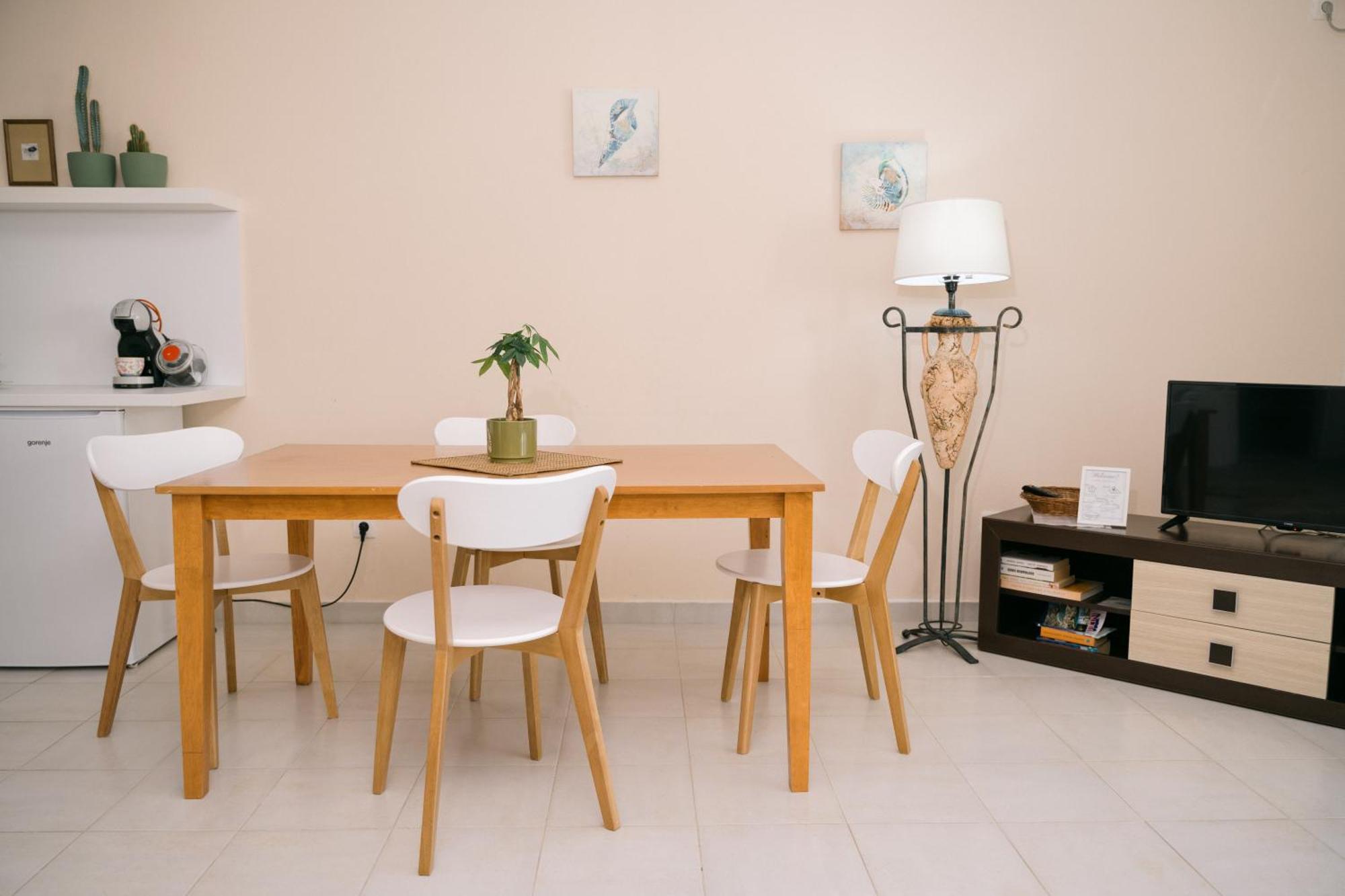 Apartments Lungo Mare 울친 외부 사진