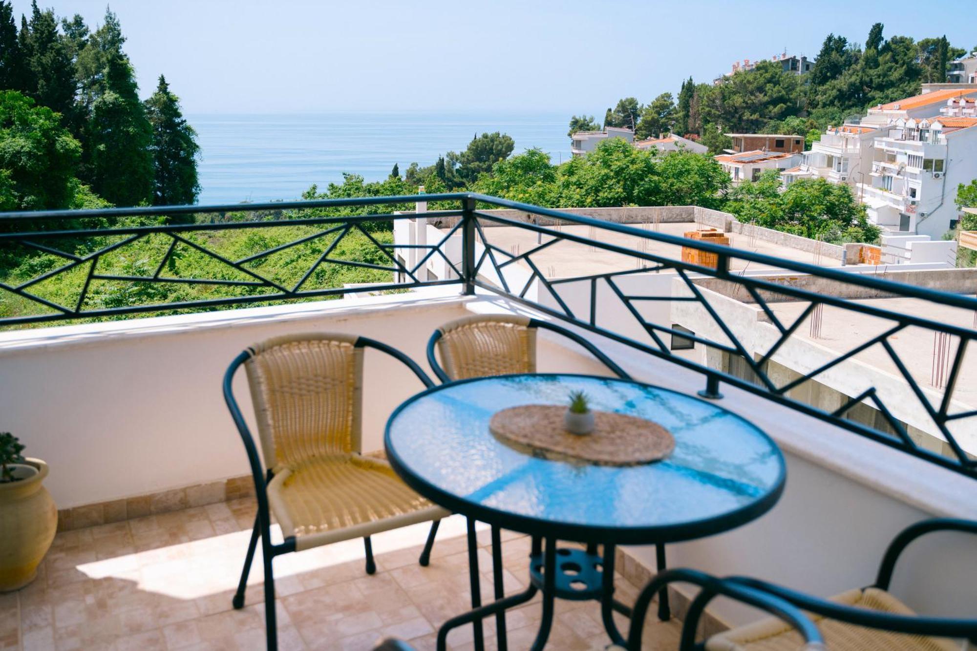 Apartments Lungo Mare 울친 외부 사진